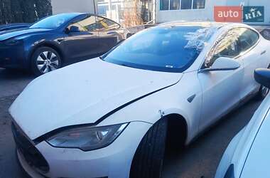 Лифтбек Tesla Model S 2014 в Львове