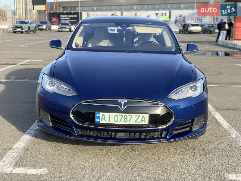 Ліфтбек Tesla Model S 2015 в Києві фото 3 Ліфтбек Tesla Model S 2015 в Києві