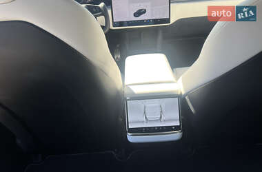 Ліфтбек Tesla Model S 2023 в 