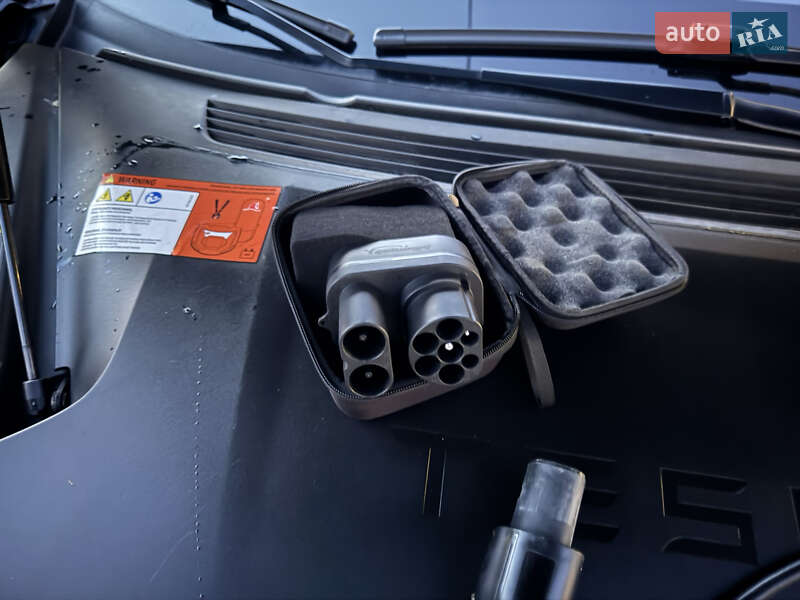 Ліфтбек Tesla Model S 2017 в Косові