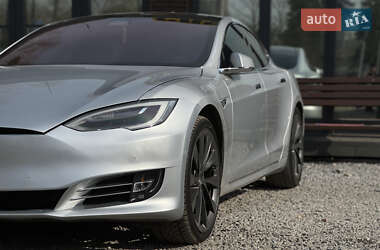 Лифтбек Tesla Model S 2018 в Львове