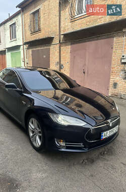 Лифтбек Tesla Model S 2013 в 