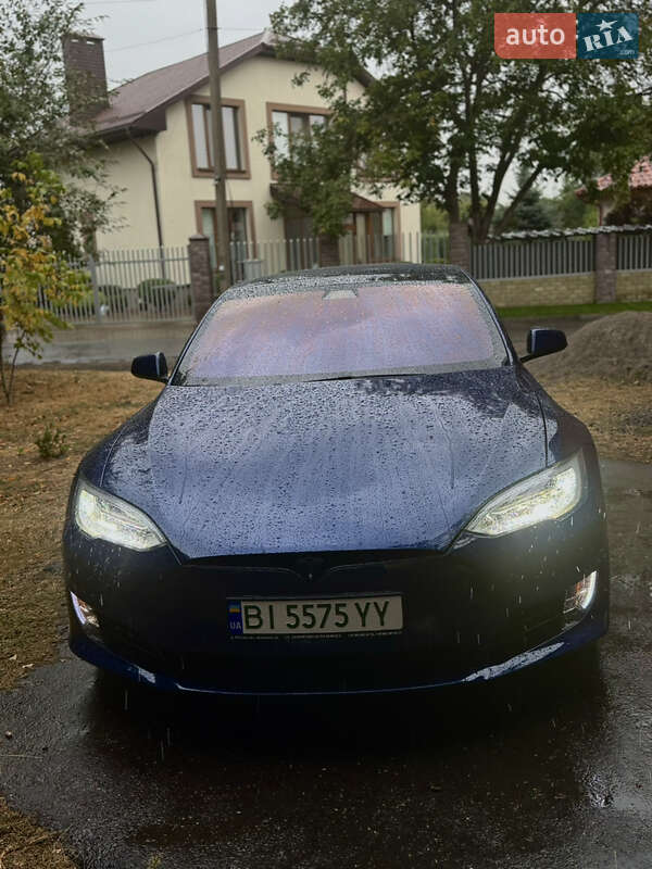 Лифтбек Tesla Model S 2018 в Полтаве