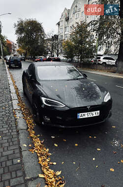 Лифтбек Tesla Model S 2018 в 