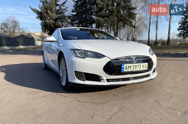 Лифтбек Tesla Model S 2016 в 
