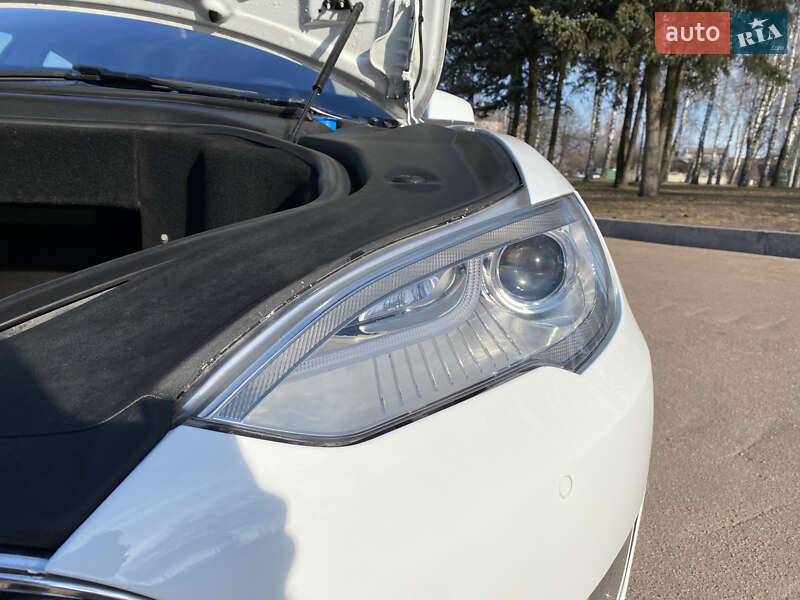 Лифтбек Tesla Model S 2016 в Житомире фото 9 Лифтбек Tesla Model S 2016 в Житомире