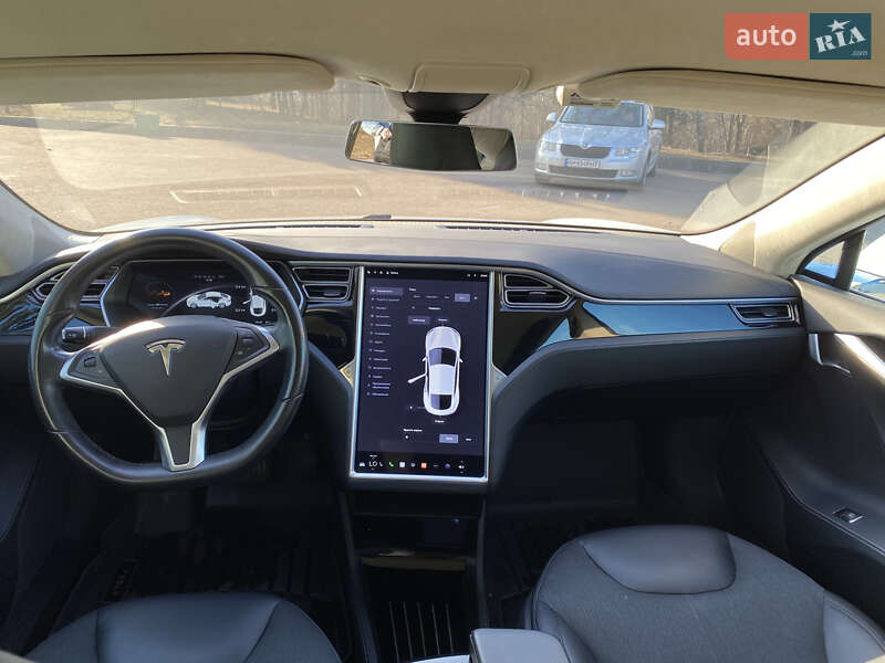 Лифтбек Tesla Model S 2016 в Житомире фото 19 Лифтбек Tesla Model S 2016 в Житомире