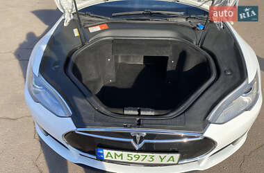 Лифтбек Tesla Model S 2016 в Житомире фото 25 Лифтбек Tesla Model S 2016 в Житомире
