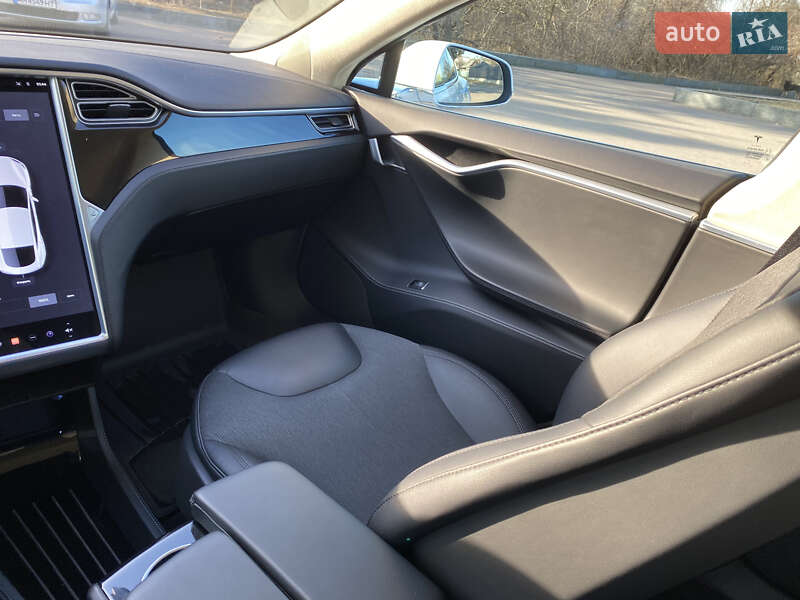 Лифтбек Tesla Model S 2016 в Житомире фото 26 Лифтбек Tesla Model S 2016 в Житомире
