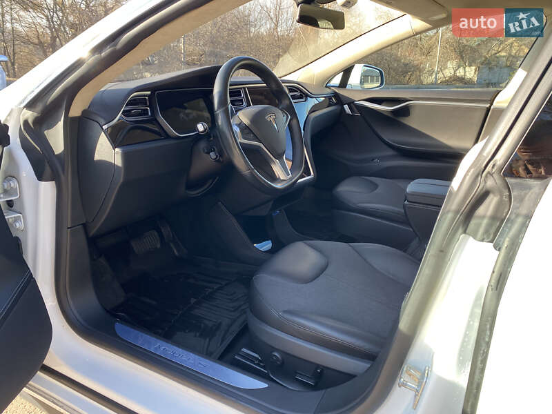 Лифтбек Tesla Model S 2016 в Житомире фото 28 Лифтбек Tesla Model S 2016 в Житомире