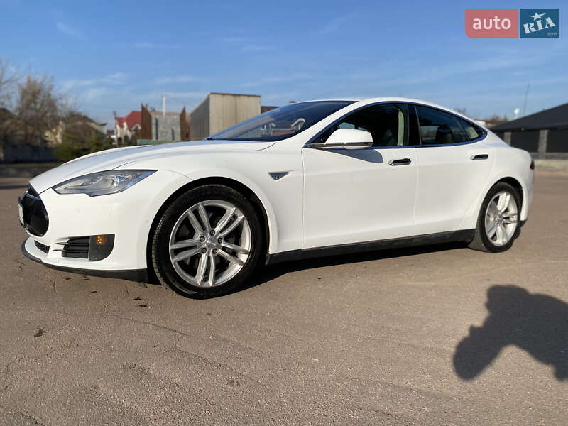 Лифтбек Tesla Model S 2016 в Житомире фото 48 Лифтбек Tesla Model S 2016 в Житомире