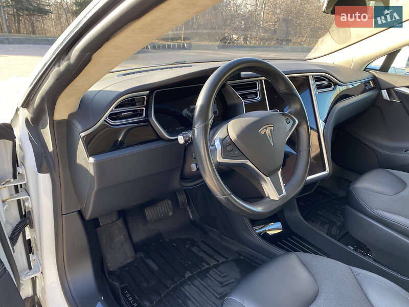 Лифтбек Tesla Model S 2016 в Житомире фото 49 Лифтбек Tesla Model S 2016 в Житомире