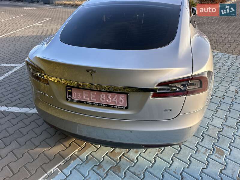 Ліфтбек Tesla Model S 2014 в Києві