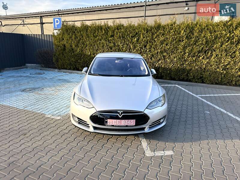 Ліфтбек Tesla Model S 2014 в Києві