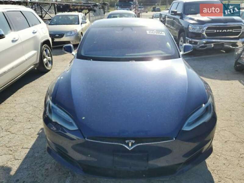 Ліфтбек Tesla Model S 2017 в Одесі