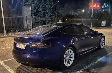 Лифтбек Tesla Model S 2016 в 