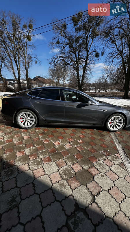 Лифтбек Tesla Model S 2020 в Ровно