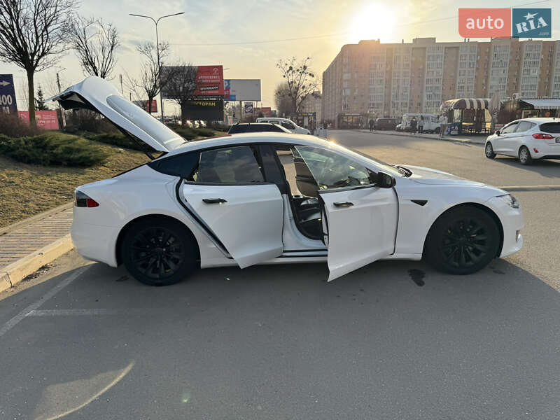 Ліфтбек Tesla Model S 2019 в Києві