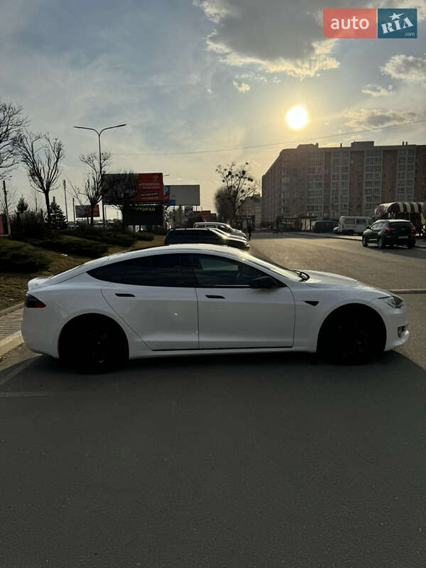 Ліфтбек Tesla Model S 2019 в Києві