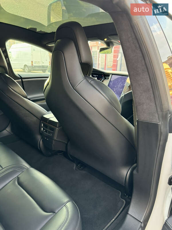 Ліфтбек Tesla Model S 2019 в Києві