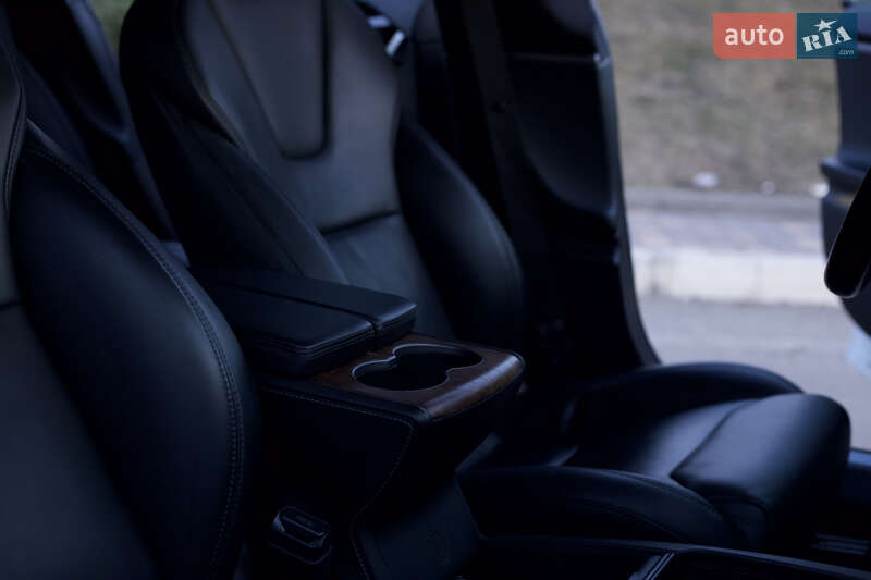 Ліфтбек Tesla Model S 2019 в Києві