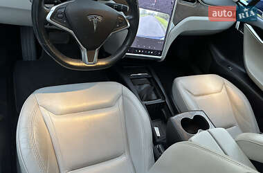 Лифтбек Tesla Model S 2016 в 