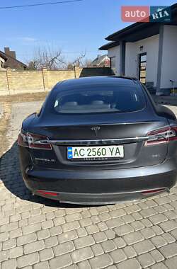 Лифтбек Tesla Model S 2015 в 
