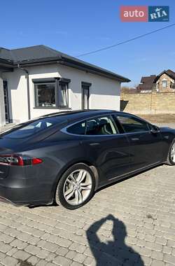 Лифтбек Tesla Model S 2015 в 