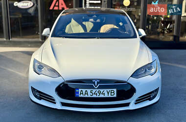 Ліфтбек Tesla Model S 2015 в Києві