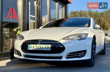 Ліфтбек Tesla Model S 2015 в Києві