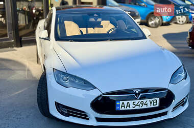 Ліфтбек Tesla Model S 2015 в Києві