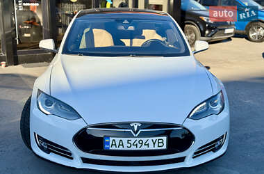 Ліфтбек Tesla Model S 2015 в Києві