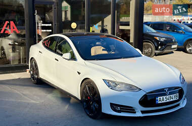 Ліфтбек Tesla Model S 2015 в Києві