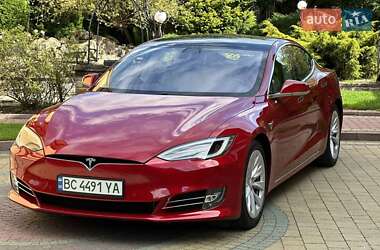 Лифтбек Tesla Model S 2017 в 