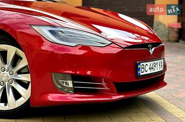 Лифтбек Tesla Model S 2017 в 