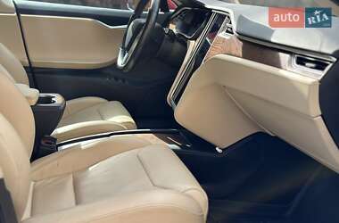 Лифтбек Tesla Model S 2017 в 