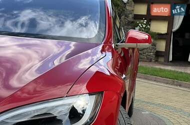 Лифтбек Tesla Model S 2017 в 