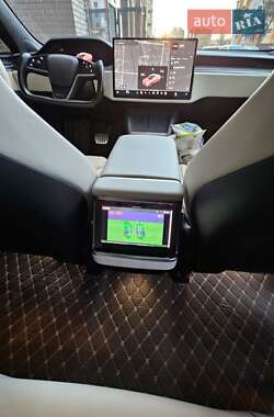 Лифтбек Tesla Model S 2021 в 
