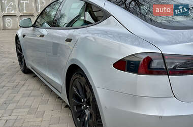 Ліфтбек Tesla Model S 2018 в Дніпрі