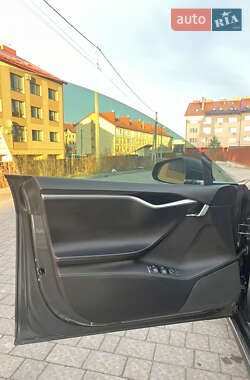 Ліфтбек Tesla Model S 2015 в 