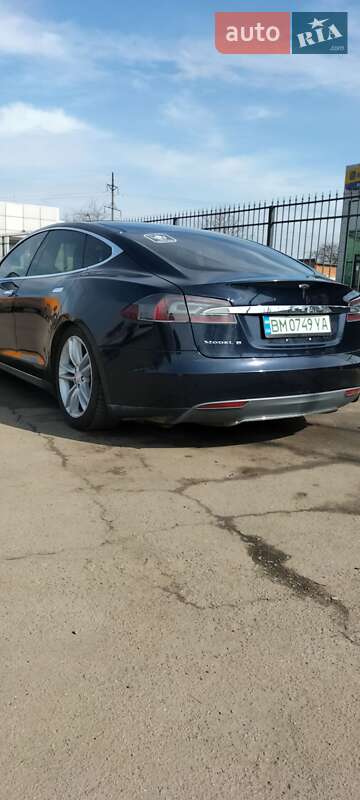 Лифтбек Tesla Model S 2014 в Сумах