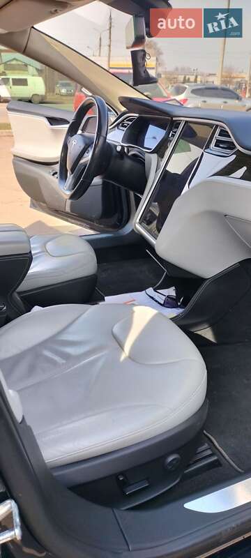 Лифтбек Tesla Model S 2014 в Сумах