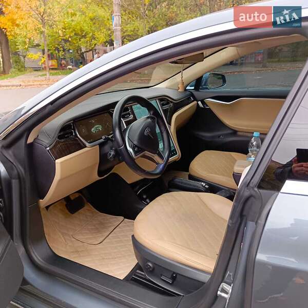 Лифтбек Tesla Model S 2013 в Киеве