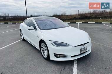 Лифтбек Tesla Model S 2017 в 