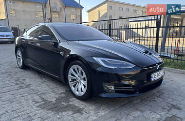 Лифтбек Tesla Model S 2017 в Черновцах