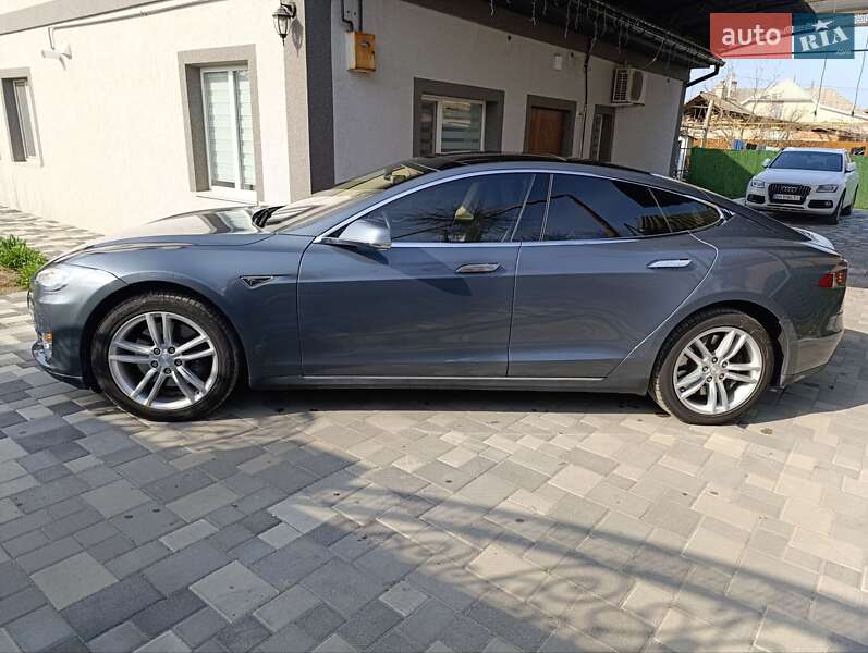 Лифтбек Tesla Model S 2013 в Измаиле