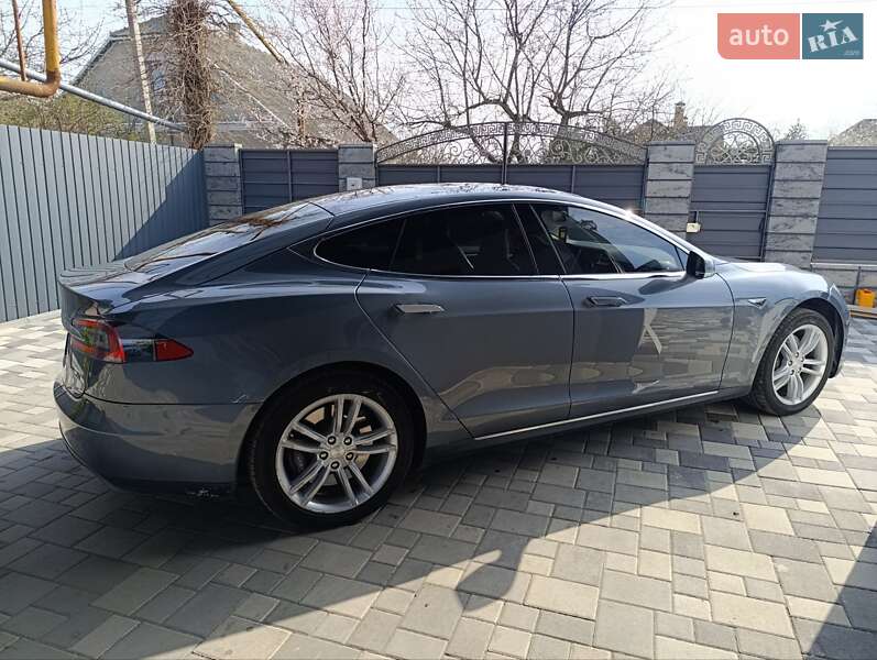 Лифтбек Tesla Model S 2013 в Измаиле