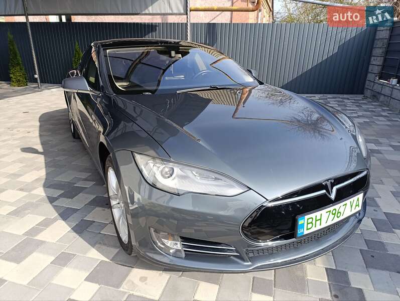 Лифтбек Tesla Model S 2013 в Измаиле