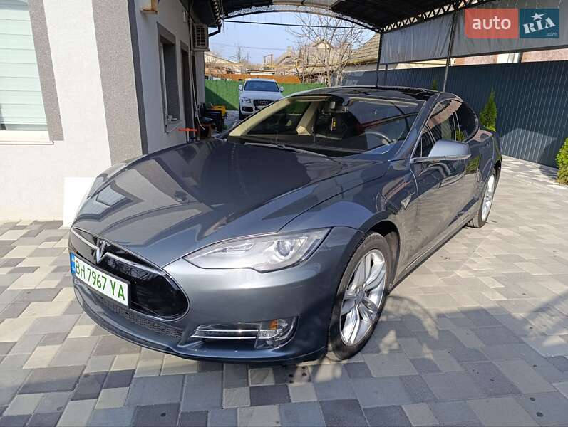 Лифтбек Tesla Model S 2013 в Измаиле