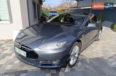 Лифтбек Tesla Model S 2013 в 